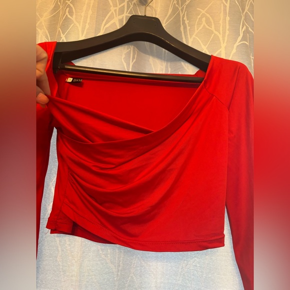 Red Asymmetrical Ruched Crop Blouse - Picture 2 of 5